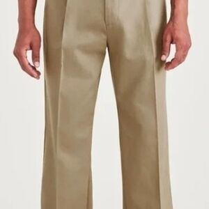 Dockers Men's Khaki Chinos